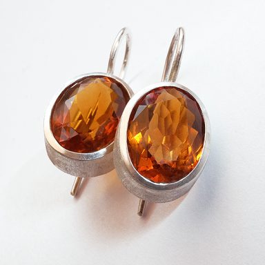 Silberne ovale Citrin-Ohrringe