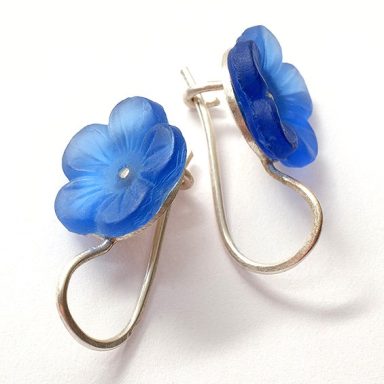 Blaue Glasblüten-Ohrringe