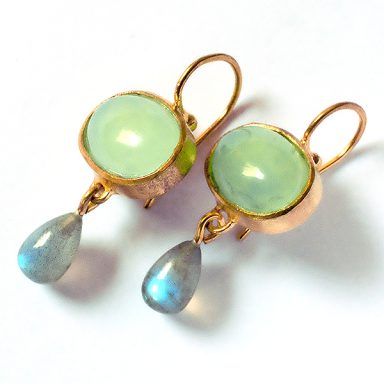 Chalcedon Ohrringe mit Labradorit-Perle