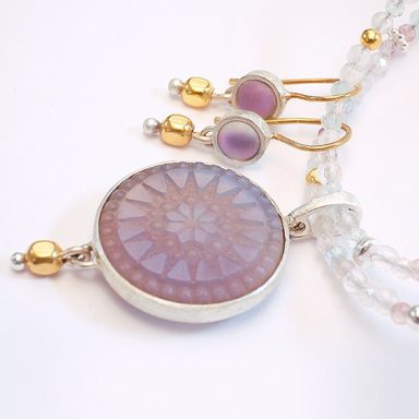 Set aus Wechselanhänger für Schmuckketten und Opalglas-Ohrringen